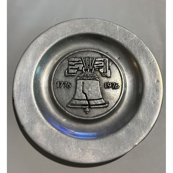 Vintage Bicentennial Philly 1776-1976 Liberty Bell Pewter 5-1/2"Pew-ta-Rex Plate - Picture 1 of 4